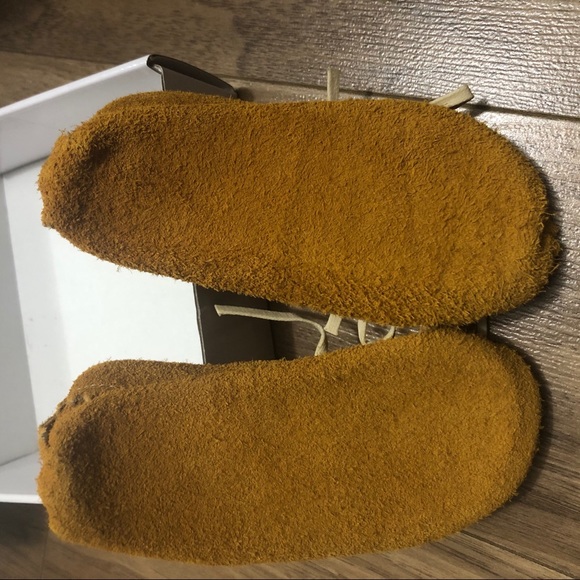 Brand New in Box NATIVE AMERICAN BEADED MOCCASINS - Picture 2 of 3